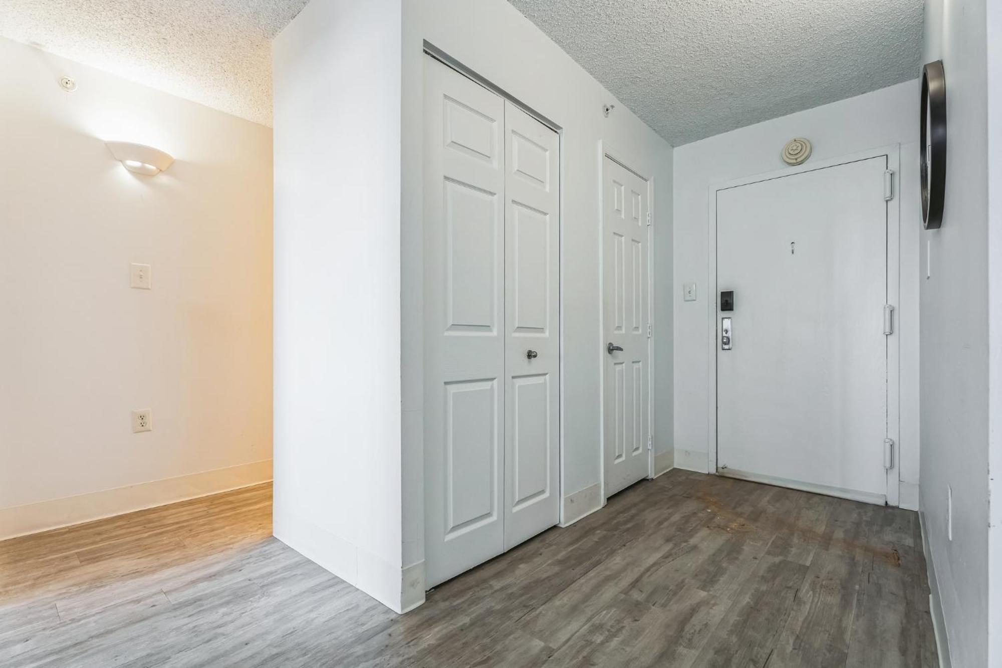 Legacy At Imperial Village 808 I 2 Bed 1 Bath Apartment *