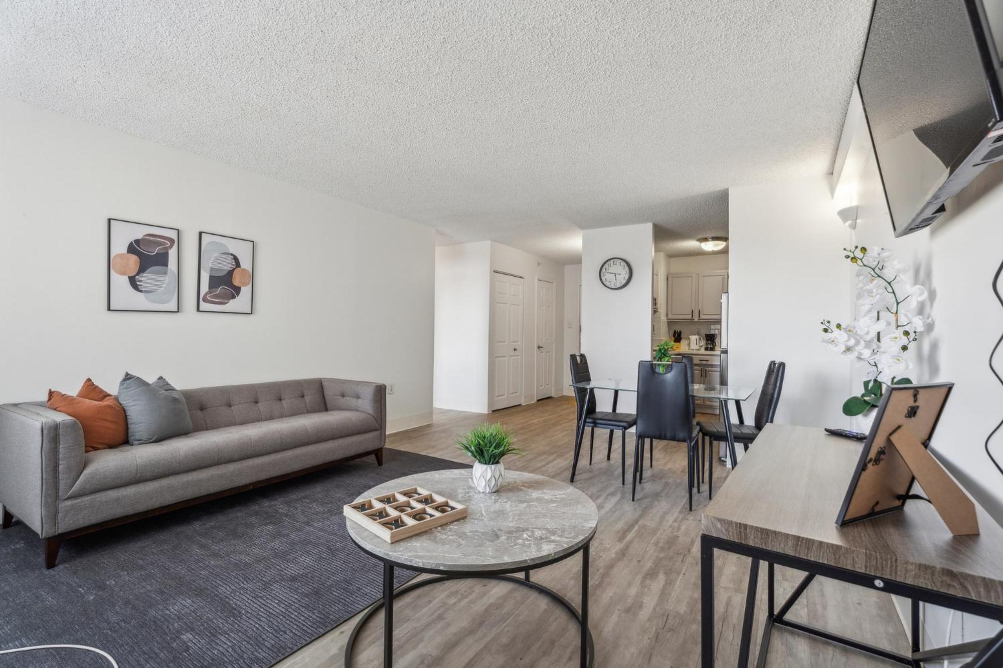 Apartment Legacy At Imperial Village 808 I 2 Bed 1 Bath